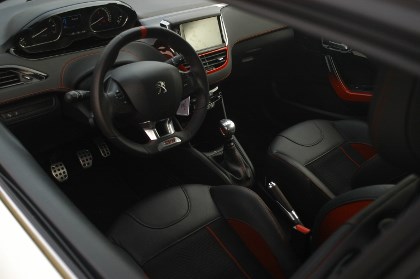 208 GTI, Innenraum, Armaturenbrett, Peugeot