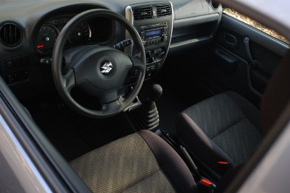 Suzuki Jimny, Cockpit, Sitze