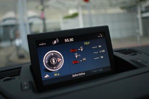 Alfa Giulietta Diesel: Navi, ausfahrbarer Monitor, Navigation, Display, Farbmonitor