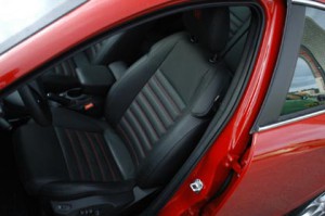 Alfa Giulietta Diesel: Sitze, Vordersitze, Ledersitze, Lederbezug, schwarz