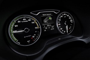 Audi A3 Sportback e-tron: Instrumente, Ladeanzeige, Tacho, Anzeigen, Reichweite, Reichweitenanzeige
