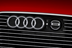 Audi A3 Sportback e-tron Hybrid: Laden, Ladebuchse, Ladestecker, Anschluss Ladekabel, am Grill