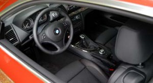 BMW 135i Coupé Test: Cockpit, Lenkrad, Sitze