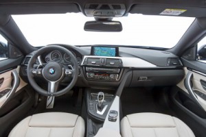 BMW 4er Gran Coupe: Cockpit, Lenkrad, Armaturenbrett, Monitor, Sitze