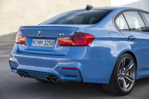 BMW M3 Limousine im Fahrbericht, Auspuff, Heck, Felgen, Felge