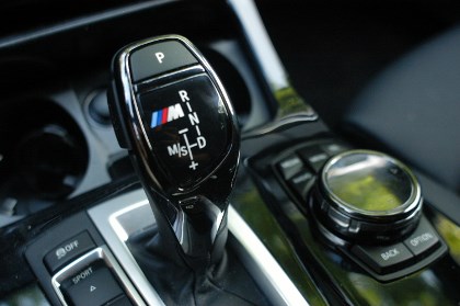 BMW M550d Touring Testbericht: Automatik, Schaltung, Schalthebel, M Wahlhebel