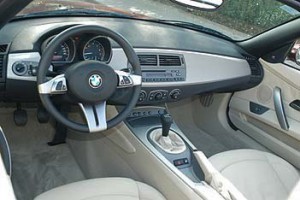 BMW Z4 2.2i: Innenraum, interior, Lenkrad