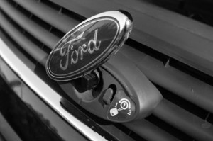Ford Kuga 163 PS Diesel Test: Motorhaube Verschluss, Schloss, Pflaume
