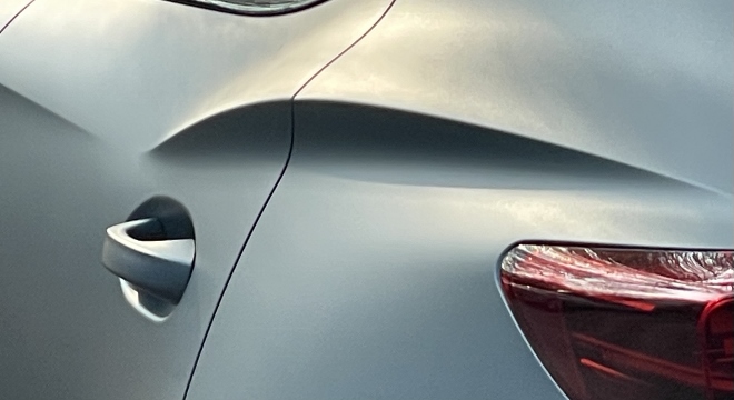 Cupra Formentor VZ Extreme Test: Wölbung an der Karosserie am hinteren Kotflügel