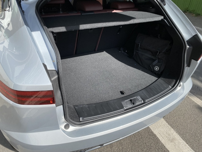 Jaguar E Pace Plug-in-Hybrid Kofferraum und Kofferraumvolumen