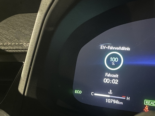 Lexus RX Facelift Anzeige des EV Fahrverhältnis im Cockpit