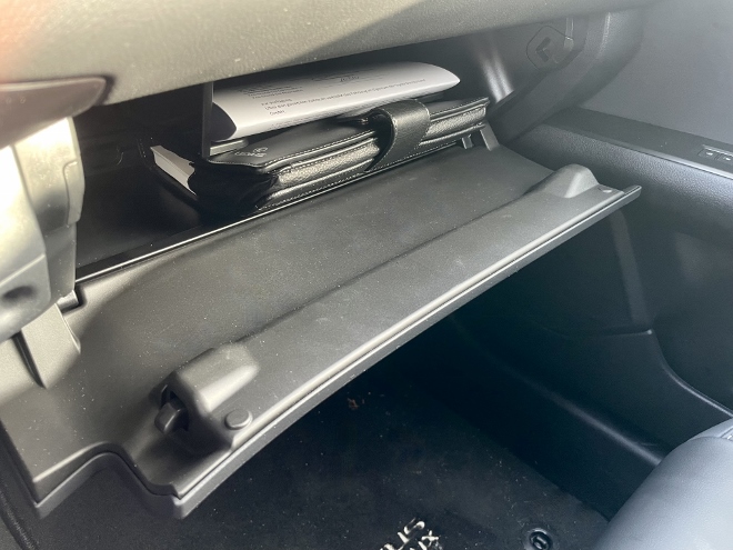 Lexus RX Facelift Handschuhfach