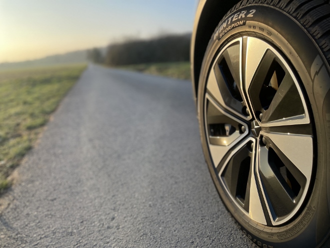 Polestar 3 Long Range Single Motor Test: Felgen mit Winterreifen