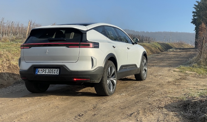Polestar 3 Long Range Single Motor Test: heckansicht und Seitenansicht