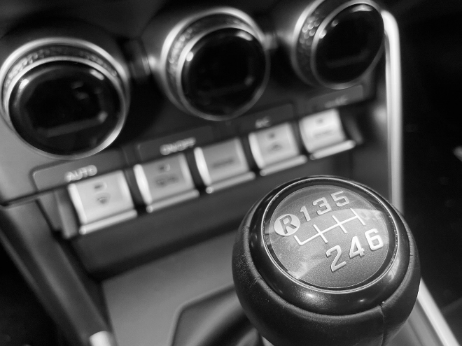 Subaru BRZ 2.4i Sport Test Schalthebel des 6-Gang-Getriebe