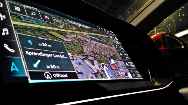 Audi A3 Sportback Bildschirm nachts
