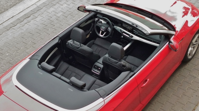 Dach offen im Audi A5 Cabrio 45 TFSI quattro