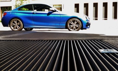 BMW M 240i Seite blau
