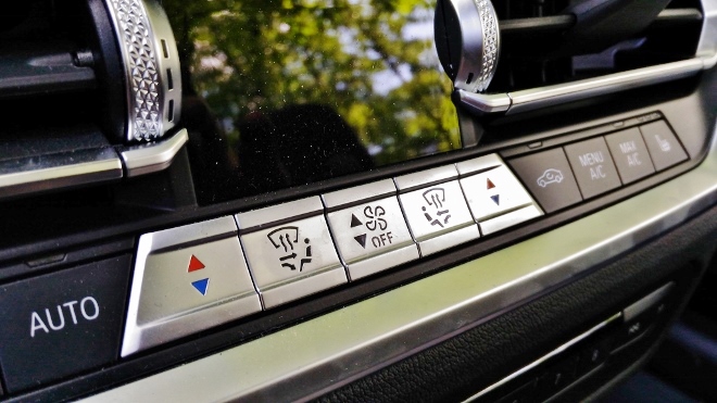 BMW 430d Cabrio G23 reflektierende Schalter für die Einstellung des Klima