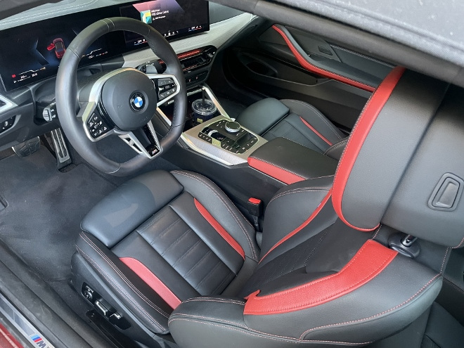 BMW 430i xDrive Cabrio cockpit, Vordersitz und Bildschirm