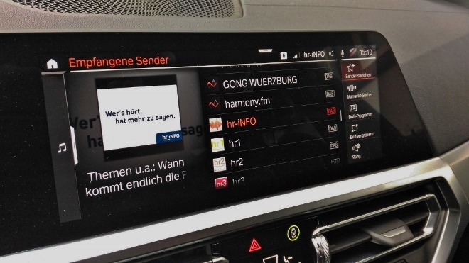 Bildschirm im BMW M340d Test