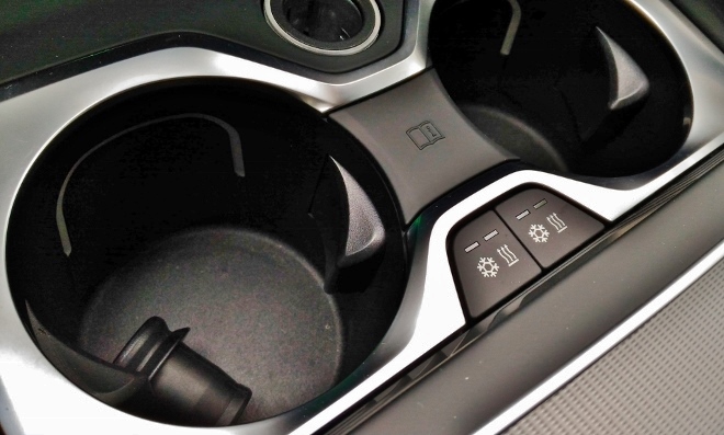 BMW X6 xDrive40d gekühlter oder erwärmbarer Becherhalter, Cupholder