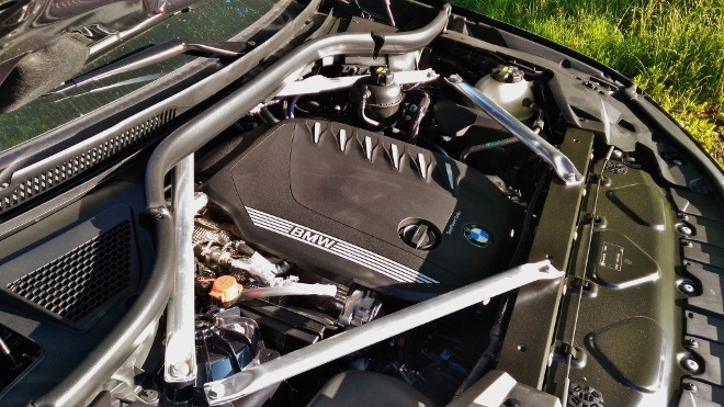BMW X6 xDrive40d Motor Verstrebung Domstrebe