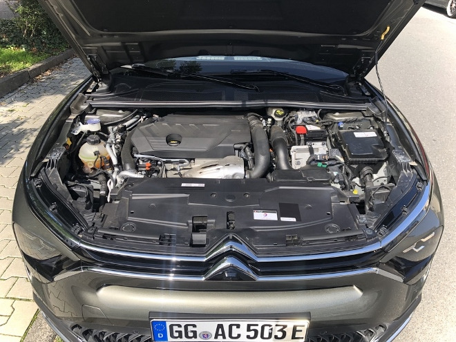 Citroen C5 X Plug-in-Hybrid 225 PS starker Motor