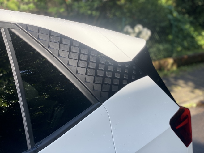 Cupra Born VZ Test, Kunststoffeinlagen im Heckbereich