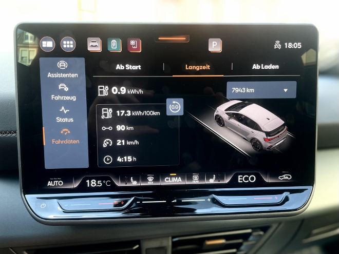 Cupra Born VZ Test, Anzeige vom Verbrauch und Reichweite auf dem Bildschirm