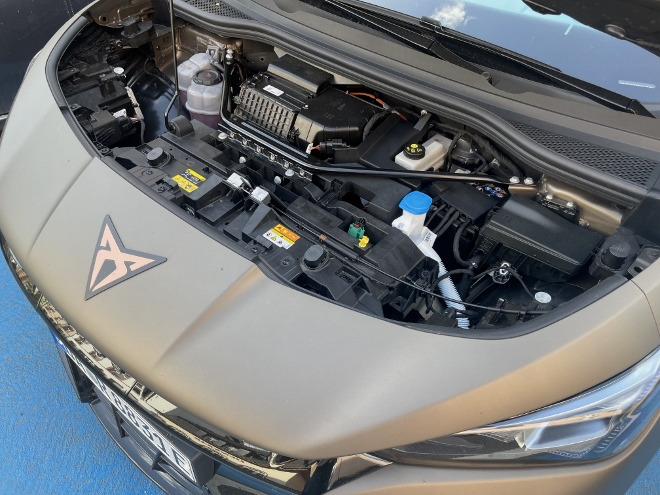 Cupra elektrischer SUV Tavascan VZ: vorderer Motor unter der Motorhaube. Kein Frunk!