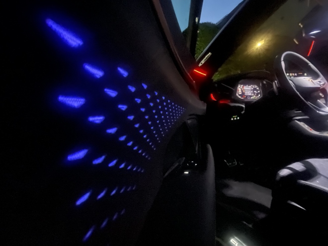 Cupra Terramar VZ 2.0 TSI 4Drive Nachtbeleuchtung in der Türverkleidung