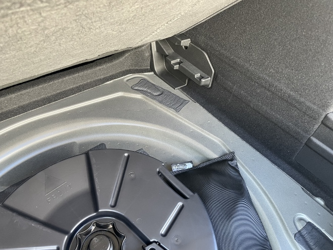 Cupra Terramar VZ 2.0 TSI 4Drive Verstellung der Ladefläche in der Höhe im Kofferraum