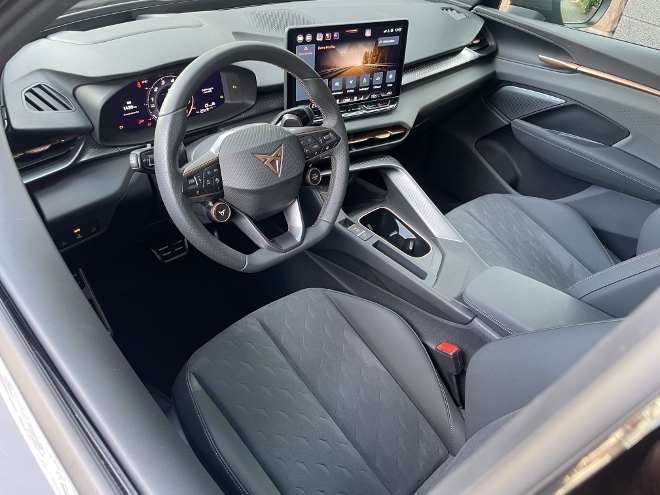 Cupra Terramar VZ 2.0 TSI 4Drive Cockpit und sitze