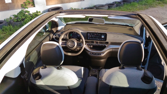 Fiat 500 Cabrio Elektro Innenraum geöffnet