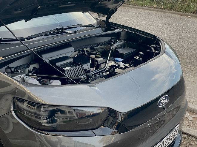 Ford Capri Extended Range RWD Test: offen zugänglicher Motor vorne unter der Motorhaube