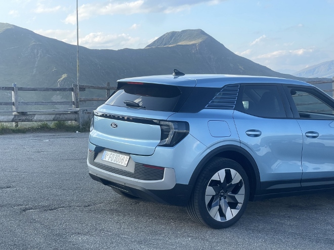 Ford Explorer Extended Range mit Batterie mit 79 kWh Kapazität im Test: hohes Heck, ordentlicher Kofferraum