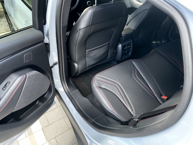 Ford Mustang Mach-E Premium Extended Range hinten Sitze, Rücksitze mit Leder