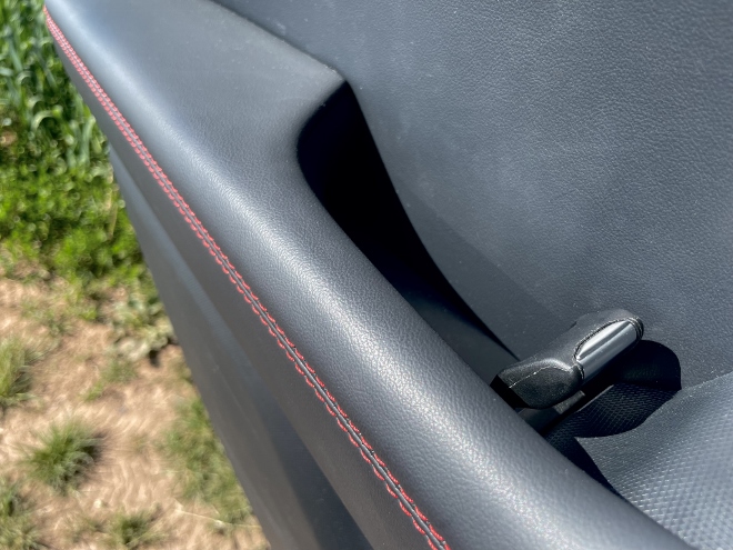 Ford Mustang Mach-E Premium Extended Range türöffner hinter dem Türgriff