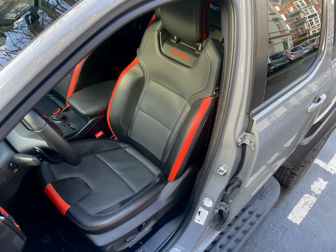 Ford Ranger Raptor Pick-up V6 vorne sitzen im Vordersitz