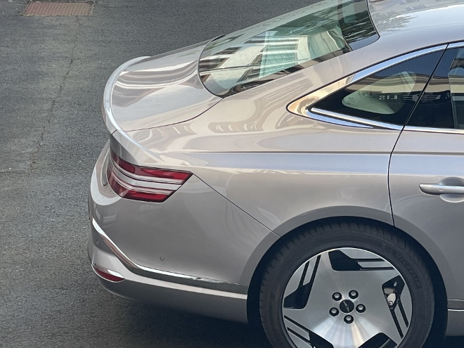 Genesis Electrified G80 Facelift: heck und Heckscheinwerfer