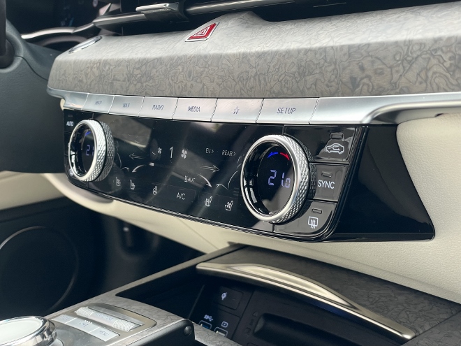 Genesis Electrified G80 Klima Konsole