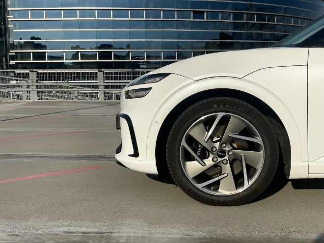 Genesis GV60 Test und Kaufberatung: Felgen und Scheinwerfer