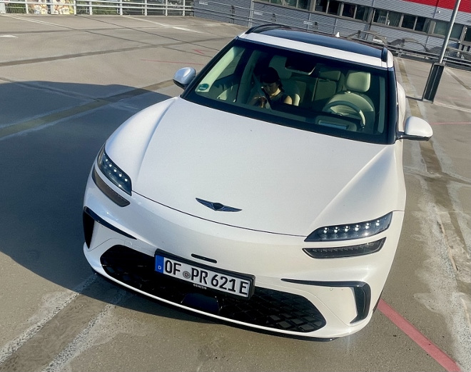Genesis GV60 Test und Kaufberatung: front, Kühlergrill und Scheinwerfer