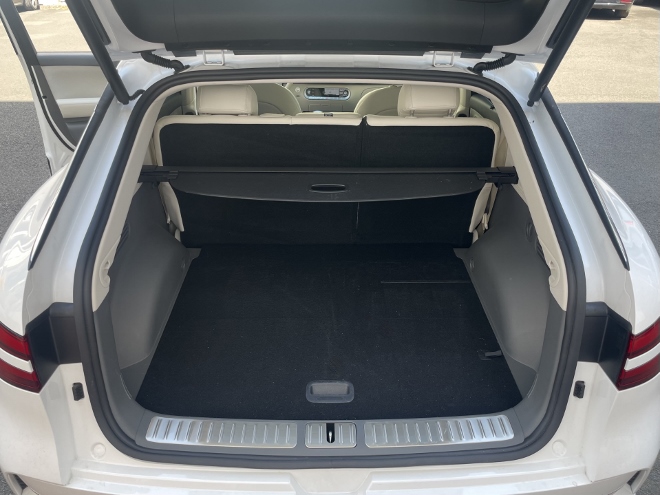 Genesis GV60 Test und Kaufberatung: Kofferraum und Gepäckraum. Tiefe, Höhe, Breite. Ladekante und Gepäckraumabdeckung.