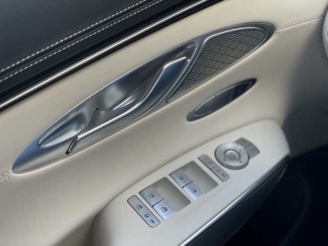 Genesis Electrified GV70 Türgriffe, Fensterheber und Spiegelverstellung