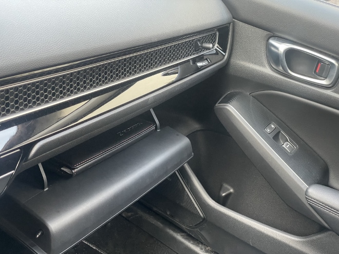 Honda Civic e:HEV Hybrid kleines Handschuhfach