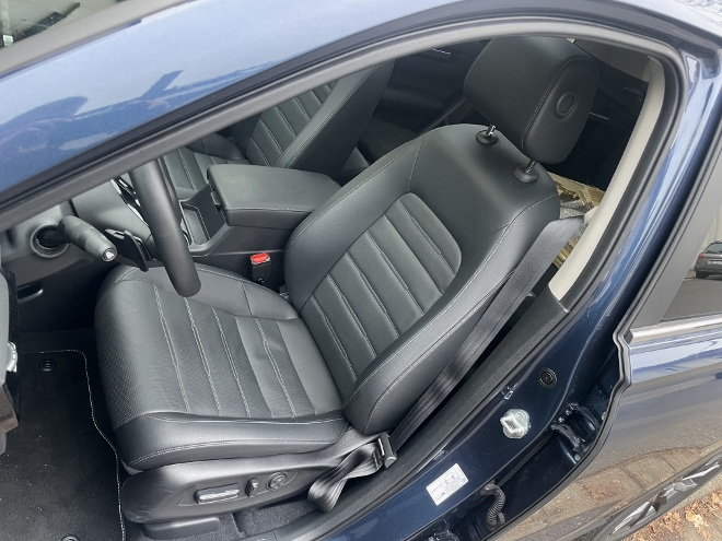 Test Honda CR-V e:HEV Hybrid AWD Test: vorne sitzen auf den Vordersitzen