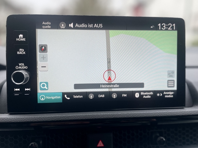 Test Honda CR-V e:HEV Hybrid AWD Test: Karte des Navigationssystem auf dem Bildschirm