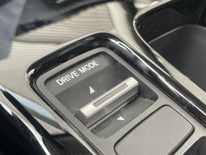 Honda e:Ny1, elektrischer Honda SUV, Drive Mode schalte auf der Mittelkonsole